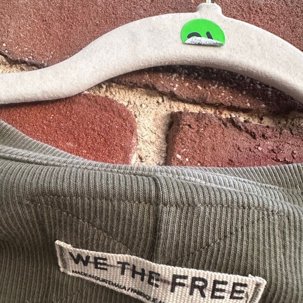 We The Free People Ever Had Tee Olive Green Cotton Blend shirt Women’s Medium NE - Picture 7 of 8